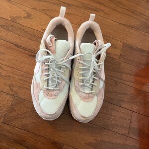 Nike Women's Air Max 90 Futura